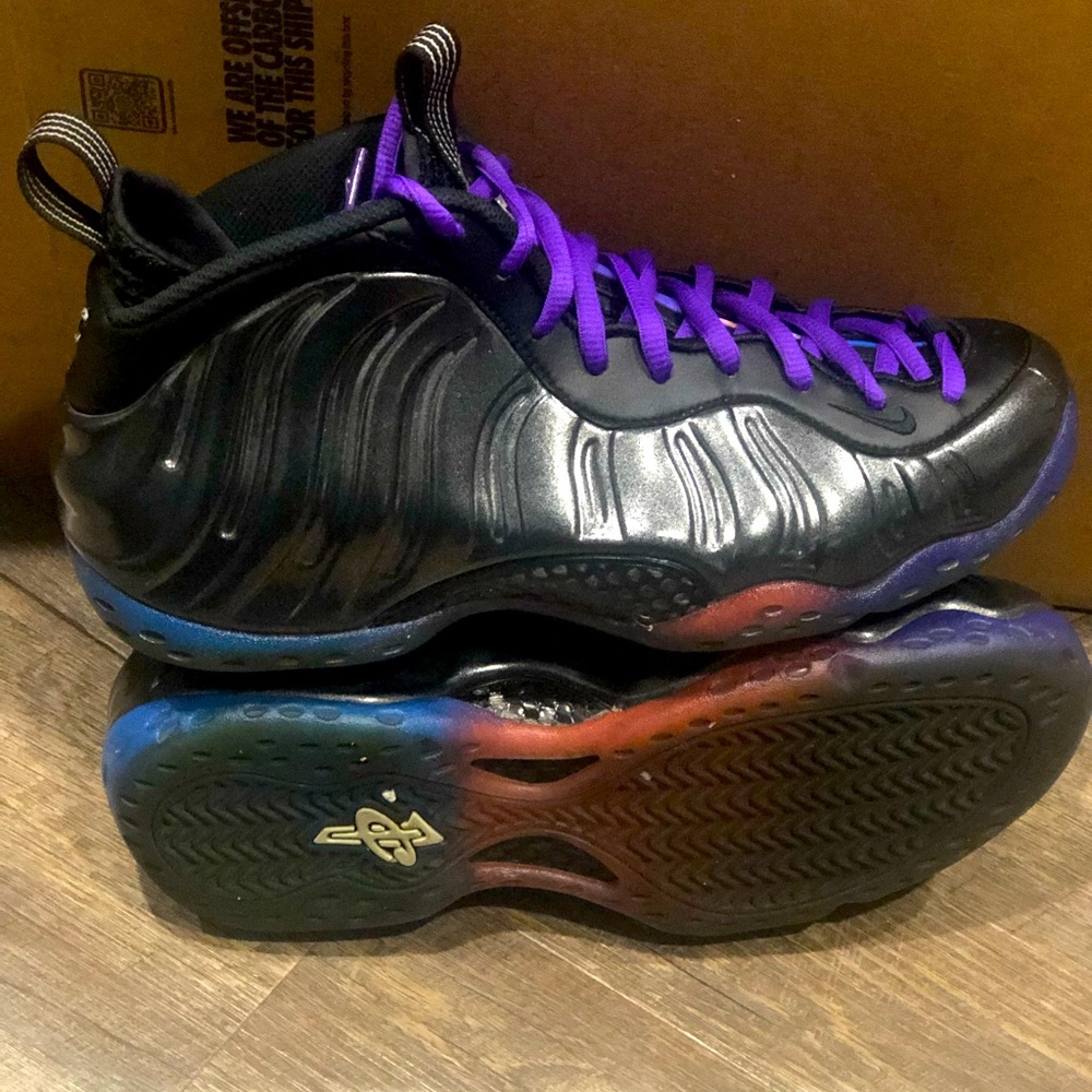 🔁 Nike	Air Foamposite One QS 'Gradient Soles'